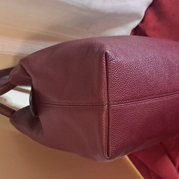 SOLD Michael Kors Burgundy  Pebble Leather Shoulder Bag with Gourgous Gold Chain - Picture 11 of 16